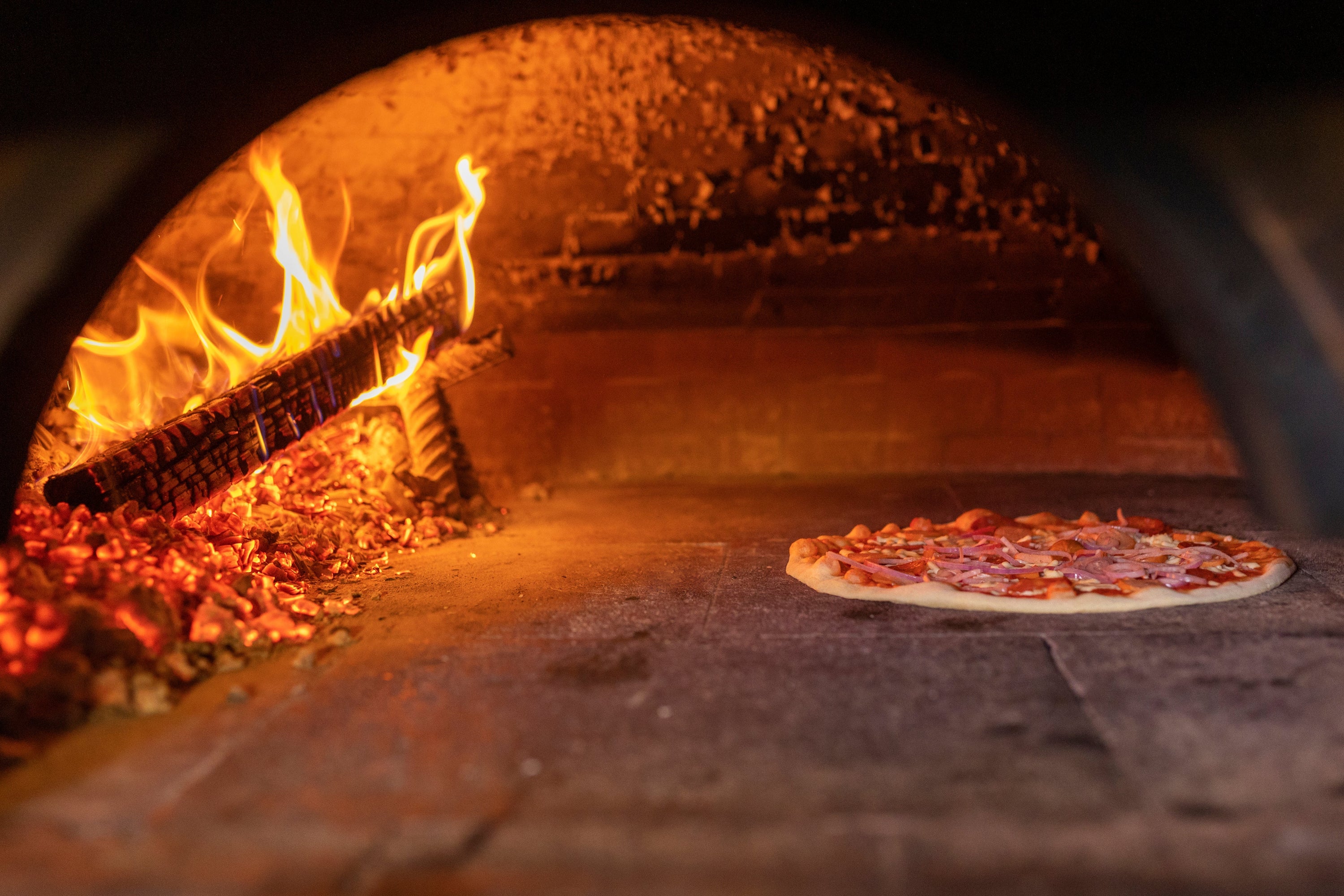 Best Wood for Pizza Oven